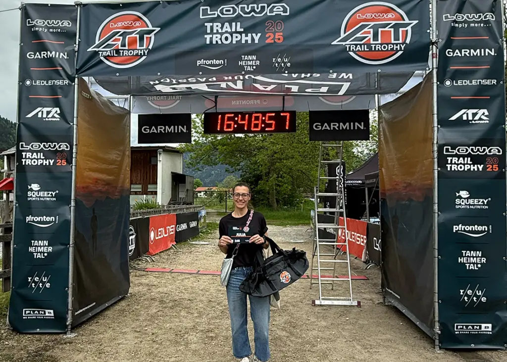 LOWA Trail Trophy