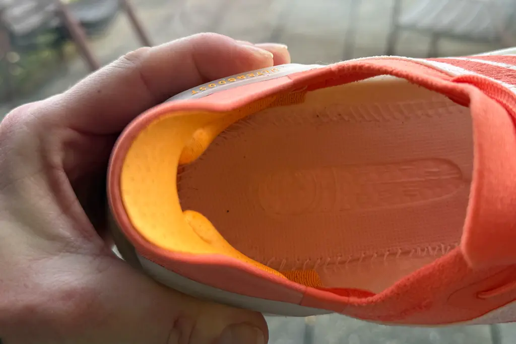 adidas UltraBoost 5 STRUNG innen