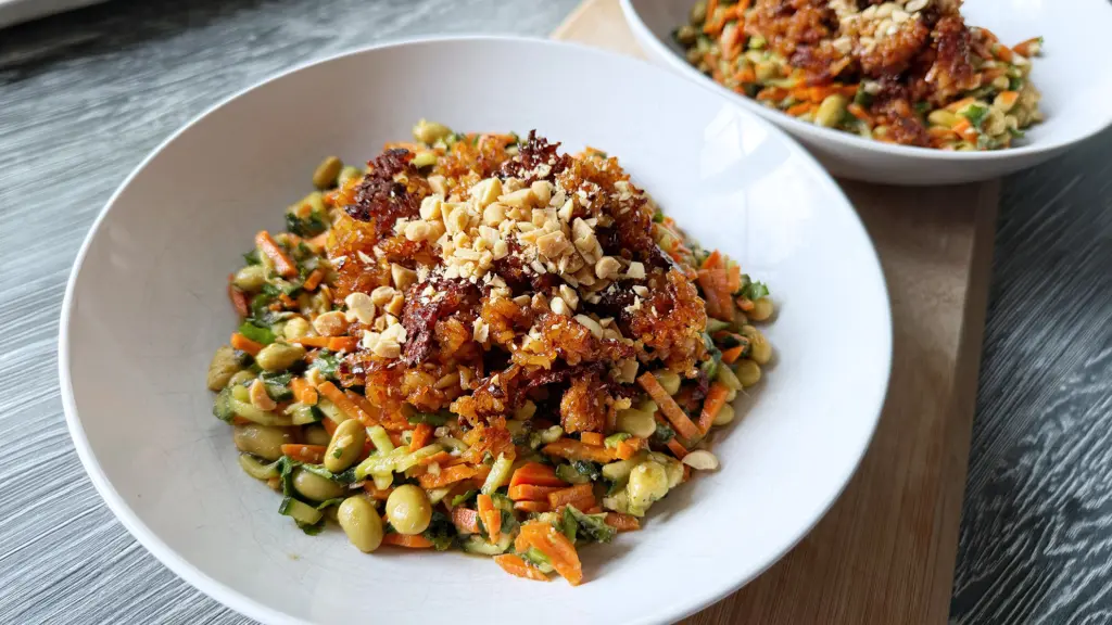 Crispy Rice Salad mit Edamame