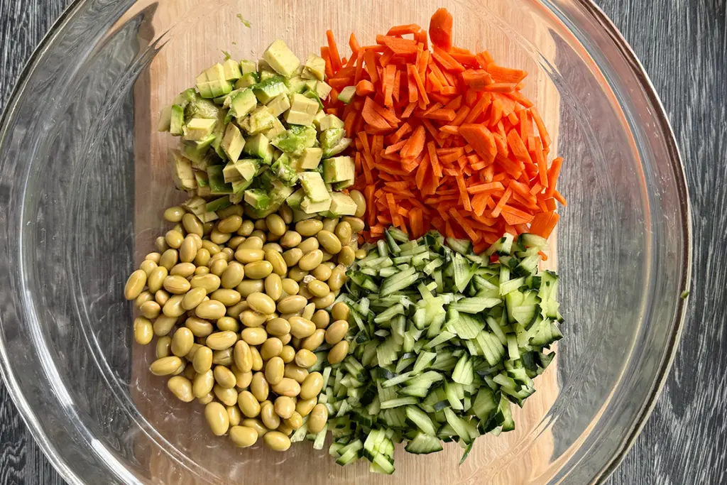 Crispy Rice Salad mit Edamame